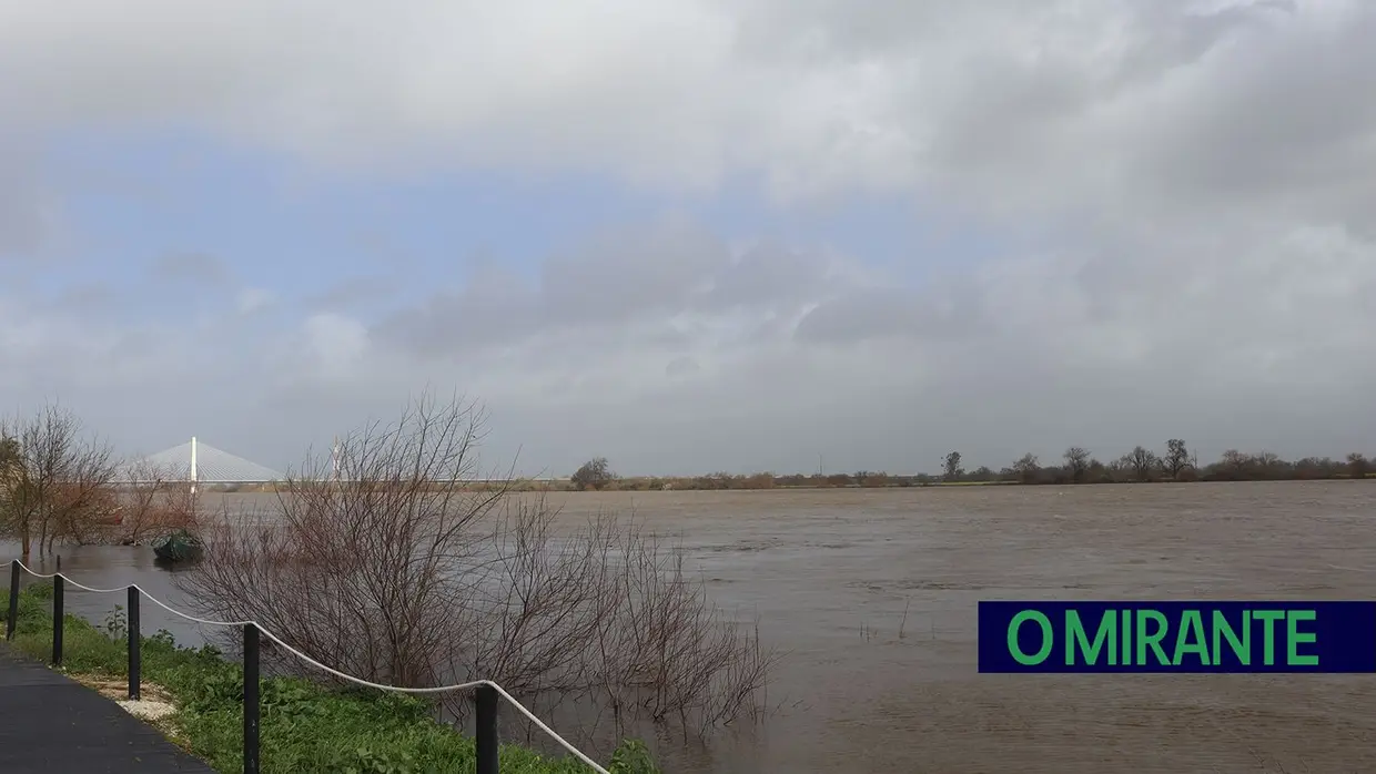 Aldeia das Caneiras em Santarém perto de ficar isolada
