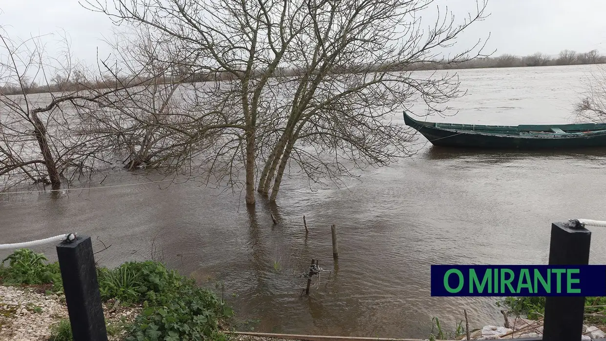 Aldeia das Caneiras em Santarém perto de ficar isolada