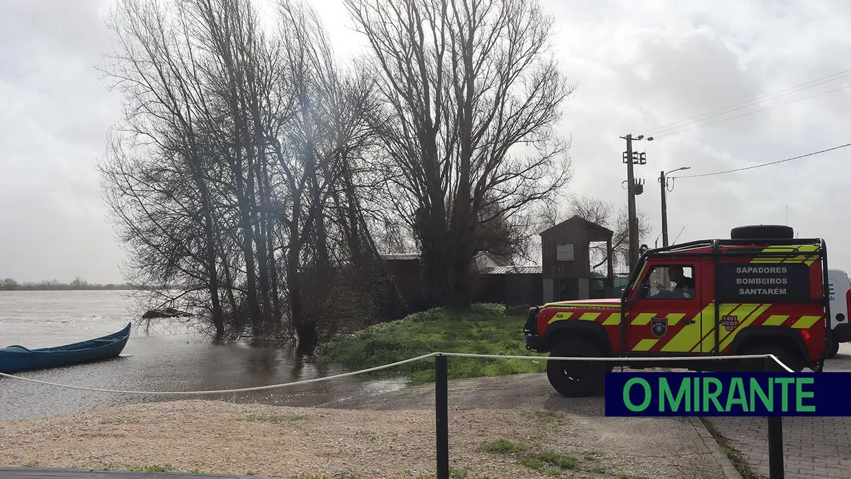 Aldeia das Caneiras em Santarém perto de ficar isolada
