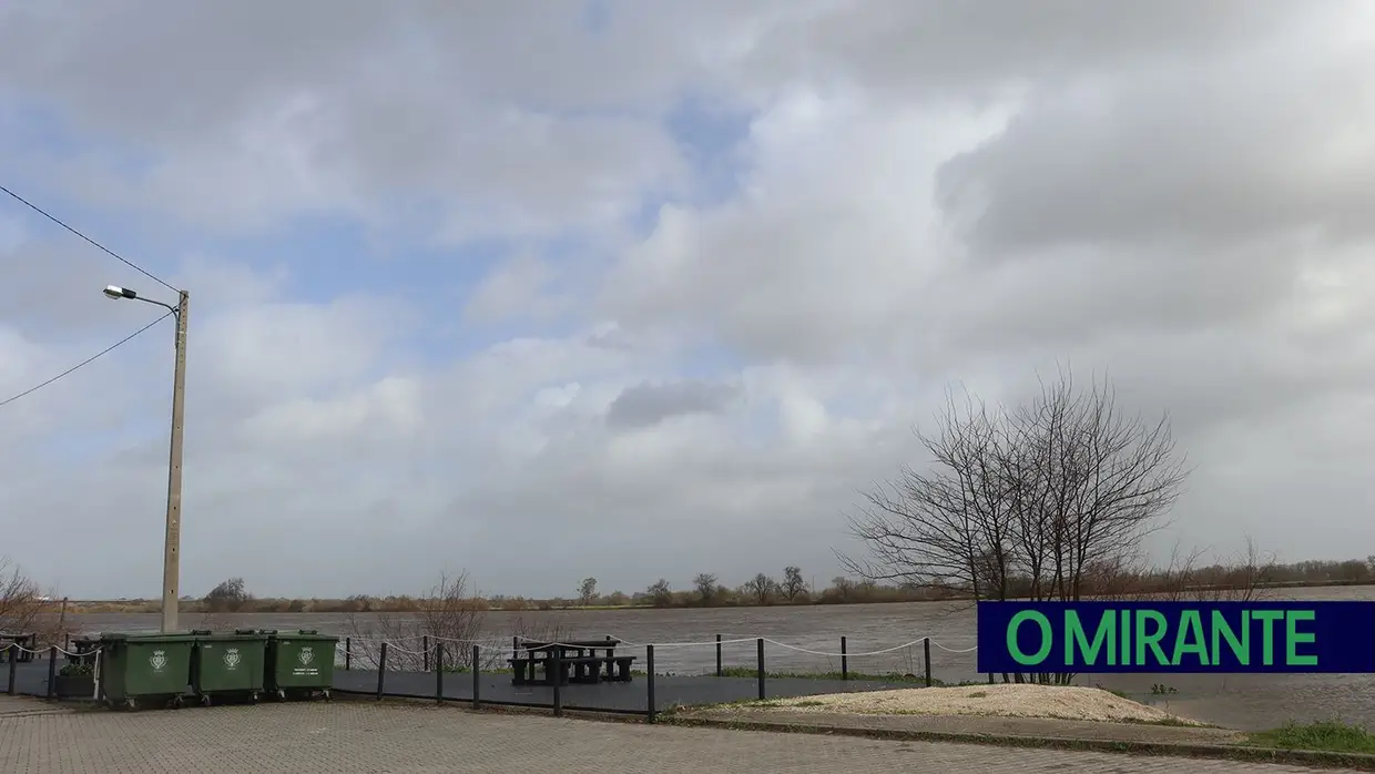 Aldeia das Caneiras em Santarém perto de ficar isolada