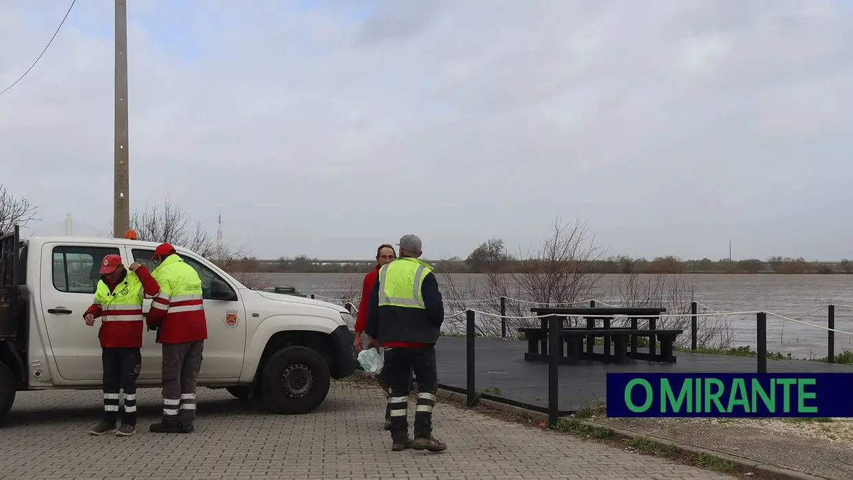 Aldeia das Caneiras em Santarém perto de ficar isolada