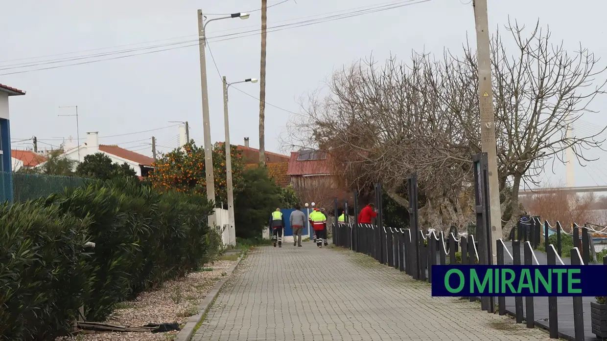 Aldeia das Caneiras em Santarém perto de ficar isolada