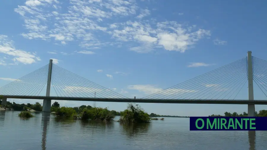 Volta circular-se na Ponte Salgueiro Maia