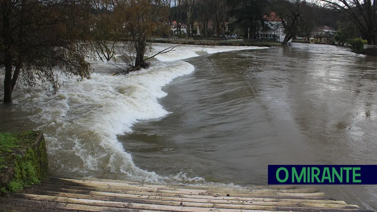 Parque do Flecheiro volta a ficar submerso em Tomar