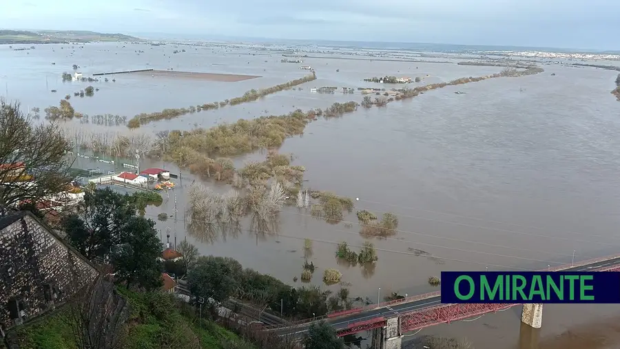 Cheias na zona de Santarém são uma atracção turística
