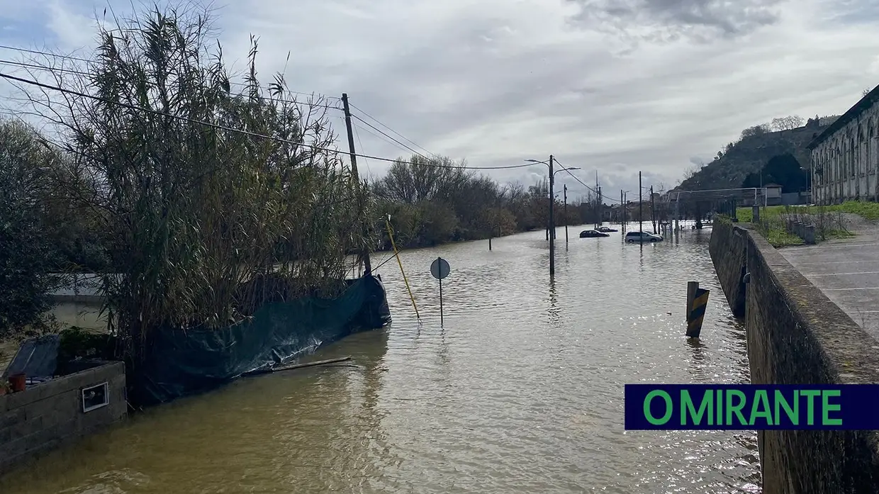 Cheia na Ribeira de Santarém encarada sem alarmismos