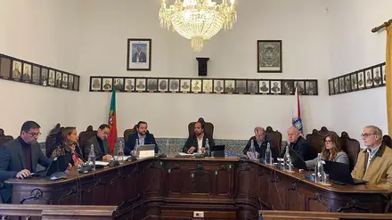 Restrição de horário para café que incomoda vizinhos no centro de Santarém