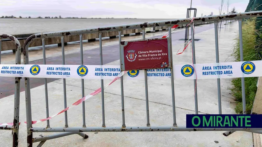 Passeios ribeirinhos de Vila Franca de Xira interditos