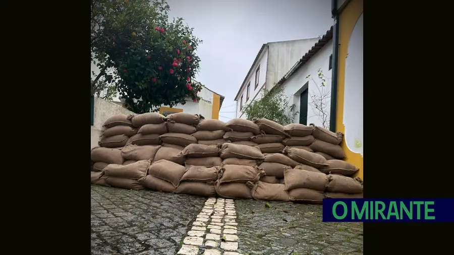 No Arripiado a comunidade uniu-se para defender as suas casas