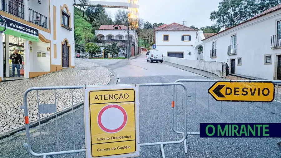 Risco de deslizamento agrava-se nas curvas do Castelo e motiva críticas em Coruche