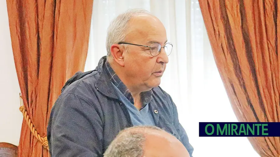 Árvores em risco e monos esquecidos geram contestação em Alcanena