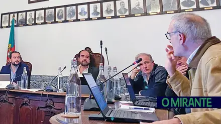 Apoios a festas aqueceram reunião da Câmara de Santarém