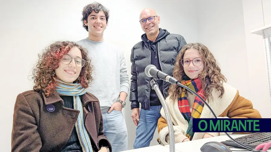 Mesmo numa era digital os jovens ainda sentem o encanto da rádio