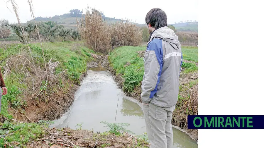 Descargas indevidas no Paúl de Manique devem-se à sobrecarga da rede de esgotos