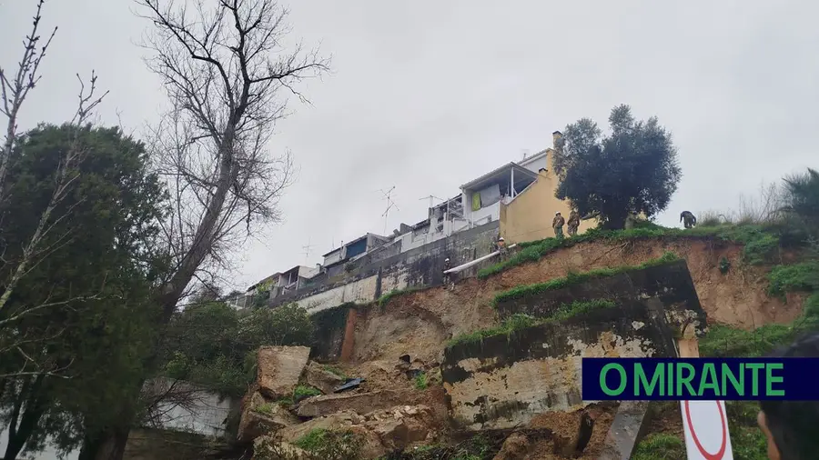 Concluída primeira fase de consolidação de talude do Tribunal de Torres Novas