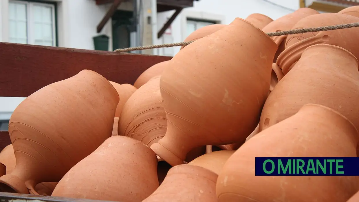 Chuva não trava tradição: Chamusca saiu à rua para jogar ao quartão