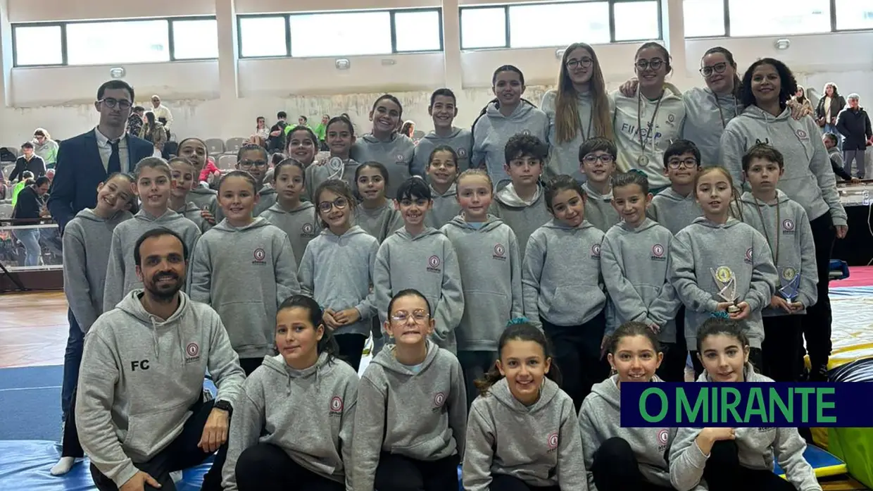 Ateneu Cartaxense com vários pódios em duplo mini trampolim