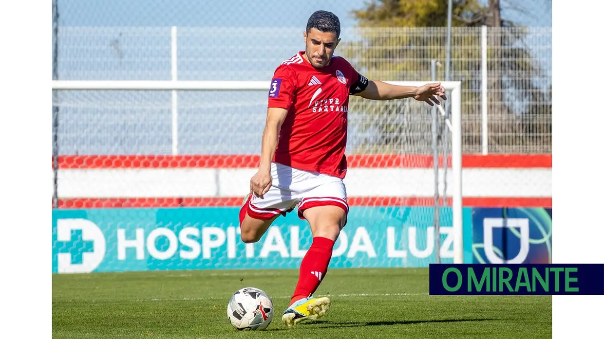 União de Santarém cede em casa frente ao Vitória de Guimarães B