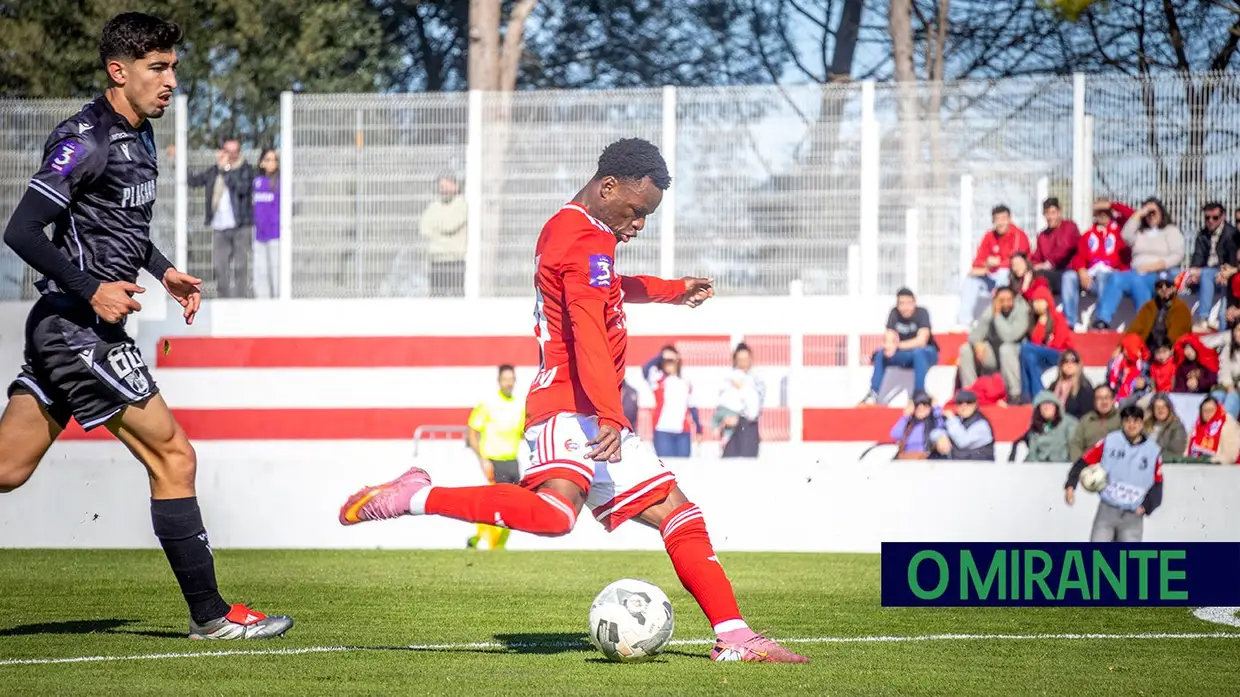 União de Santarém cede em casa frente ao Vitória de Guimarães B