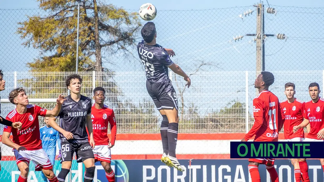 União de Santarém cede em casa frente ao Vitória de Guimarães B