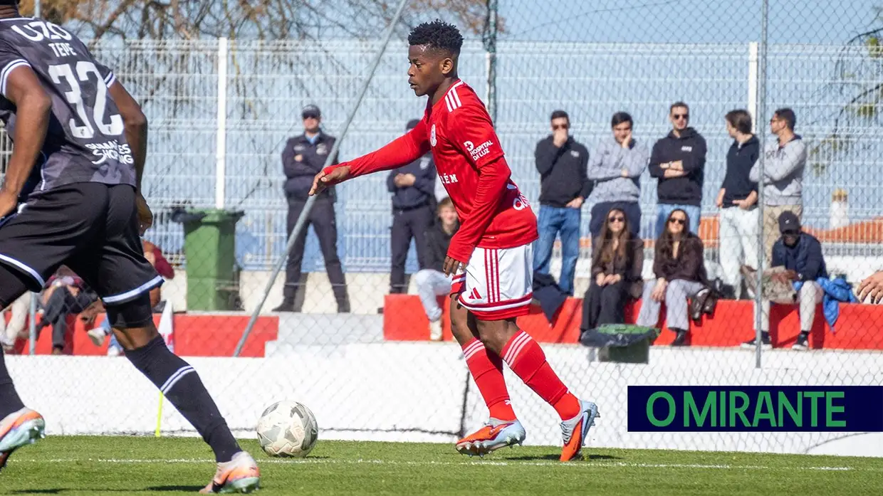 União de Santarém cede em casa frente ao Vitória de Guimarães B