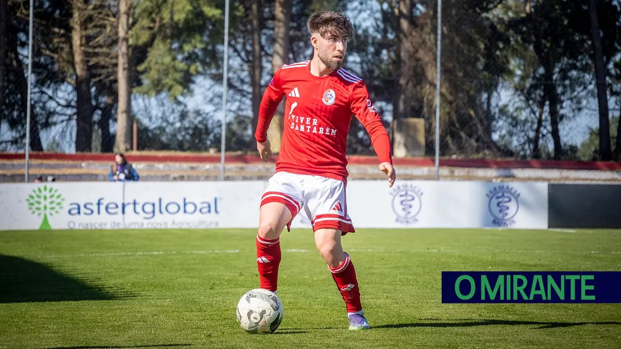 União de Santarém cede em casa frente ao Vitória de Guimarães B