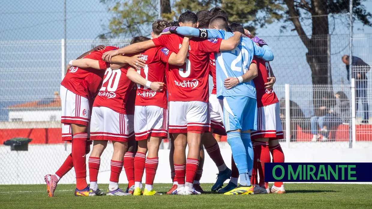 União de Santarém cede em casa frente ao Vitória de Guimarães B