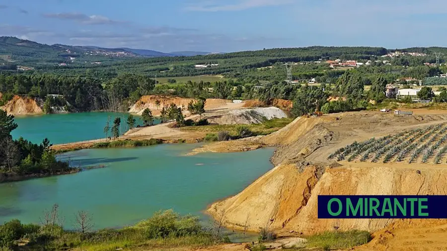 Exploração mineira travada após derrocada cortar estrada em Rio Maior