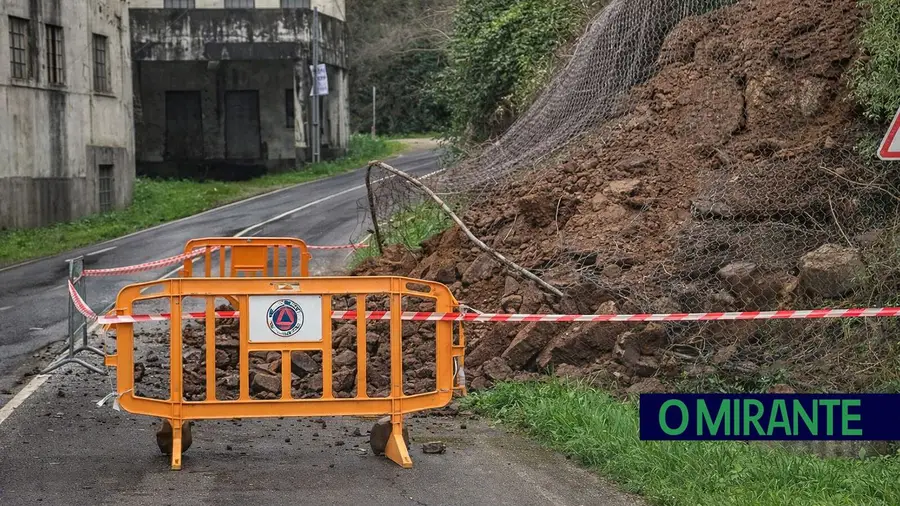 Estrada da Matrena é “bomba-relógio” em Tomar e pode ser fechada por risco de nova derrocada
