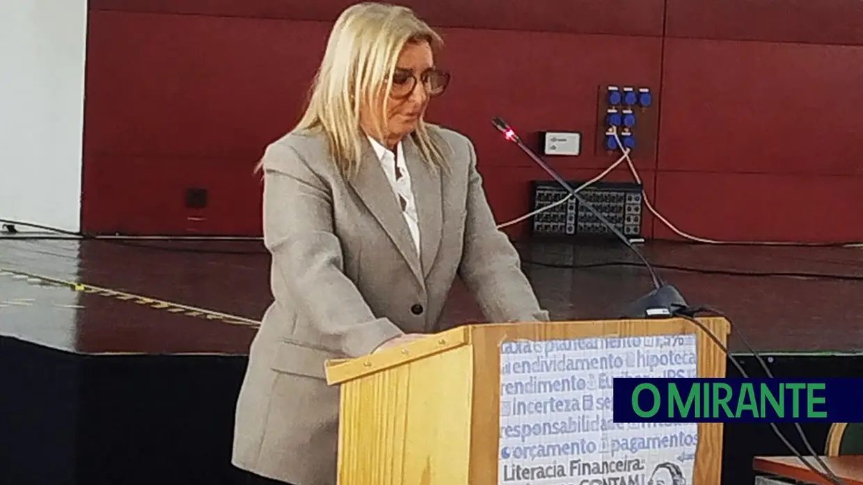 Parlamento dos Jovens em Santarém debateu literacia financeira e elegeu deputados