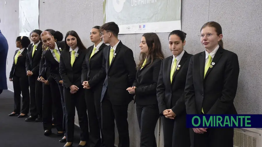Escola de Hotelaria de Fátima entrega distintivos a alunos