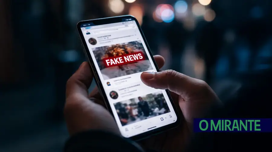 fake news noticias falsas redes sociais telemovel