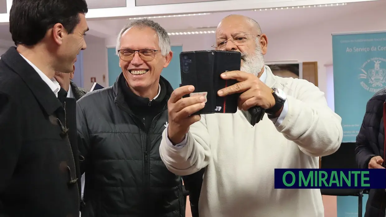 Gestor Carlos Tavares apresentou autobiografia na Póvoa de Santarém, freguesia onde tem casa