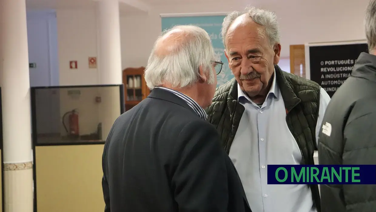 Gestor Carlos Tavares apresentou autobiografia na Póvoa de Santarém, freguesia onde tem casa