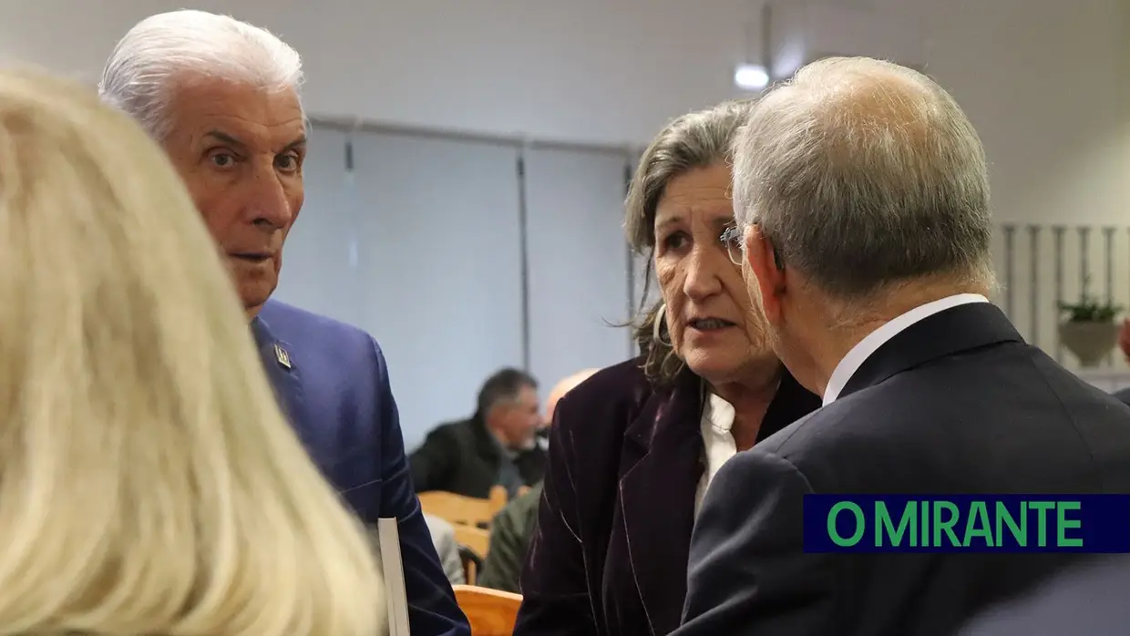 Gestor Carlos Tavares apresentou autobiografia na Póvoa de Santarém, freguesia onde tem casa