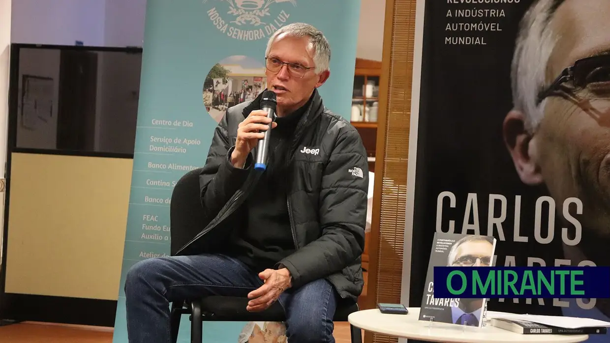 Gestor Carlos Tavares apresentou autobiografia na Póvoa de Santarém, freguesia onde tem casa