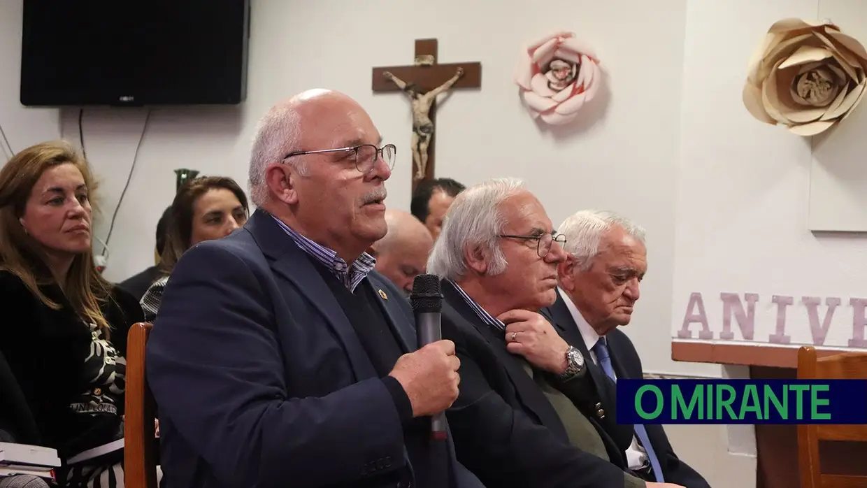 Gestor Carlos Tavares apresentou autobiografia na Póvoa de Santarém, freguesia onde tem casa