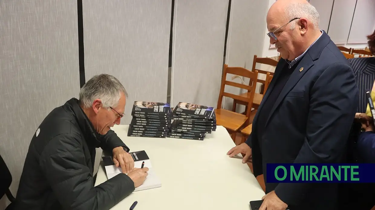 Gestor Carlos Tavares apresentou autobiografia na Póvoa de Santarém, freguesia onde tem casa