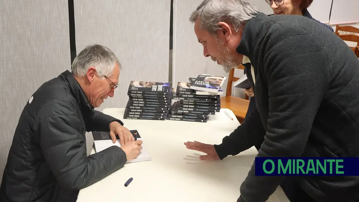 Gestor Carlos Tavares apresentou autobiografia na Póvoa de Santarém, freguesia onde tem casa