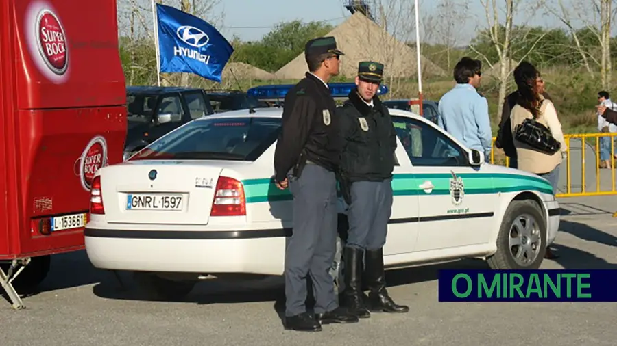 Arsenal ilegal escondido em casa leva à detenção de homem em Coruche