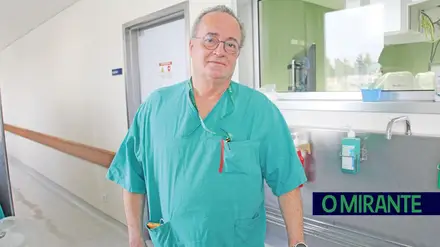 O robô cirurgião que chegou ao Médio Tejo e ganhou a confiança dos doentes