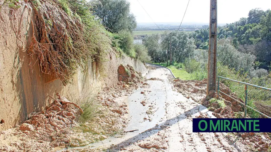 Mau tempo: 42 deslizamentos de terras registados nas encostas de Santarém