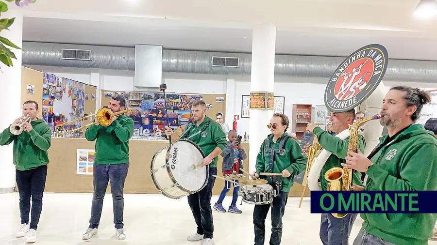 A Bandinha da Moca é composta por meia dúzia de elementos que aliam o gosto pela música à boa disposição