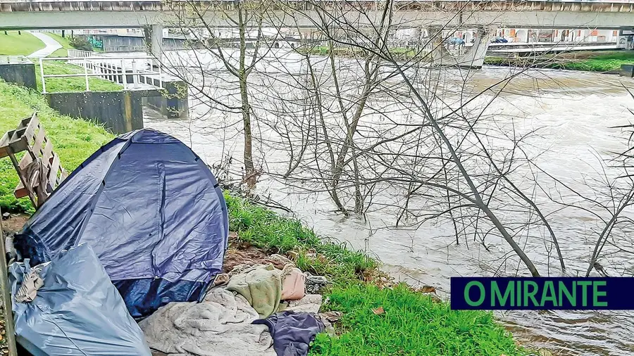 Homem que pernoitava debaixo de ponte em Tomar tem habitação própria