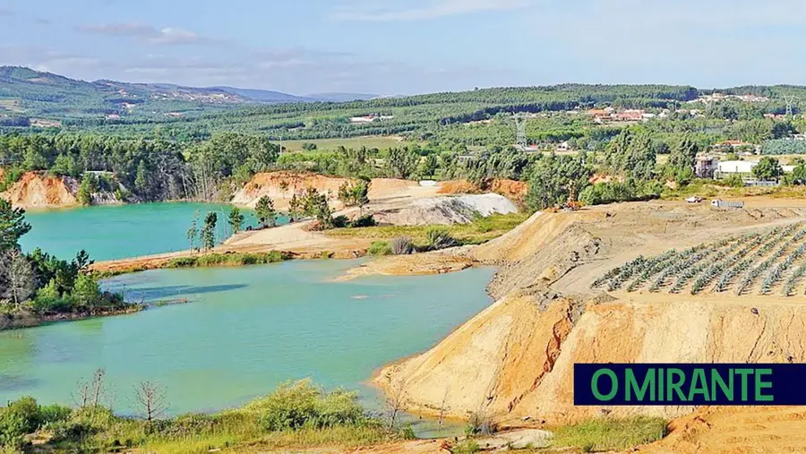 Exploração mineira travada após derrocada cortar estrada em Rio Maior