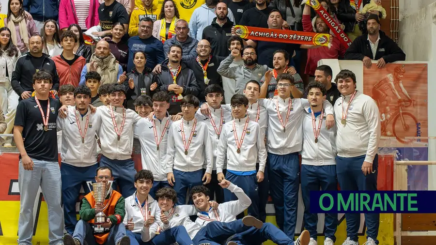 Juniores do Ferreira do Zêzere campeões distritais de futsal