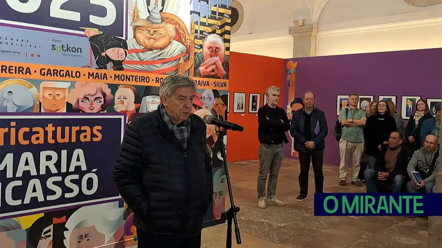 Cartoon Xira reúne 216 olhares críticos sobre o ano 2025