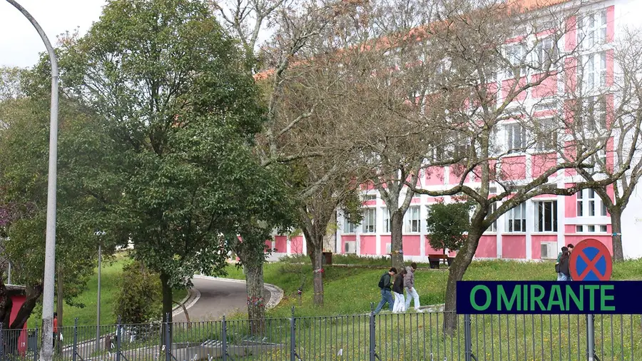 Torres Novas quer nova vistoria a escola com problemas estruturais identificados há 17 anos