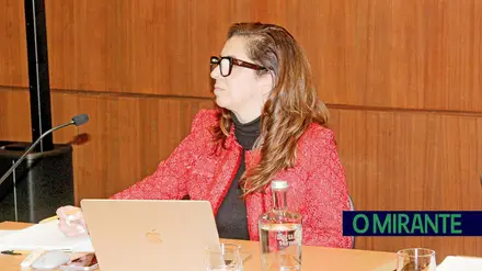 Manuel Valamatos afasta críticas sobre condução de reuniões depois de vereadora o acusar de sexismo