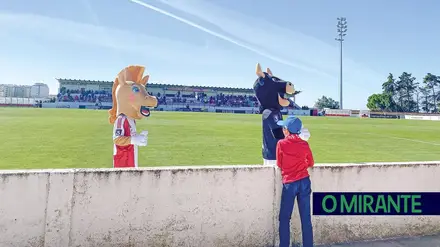 João Leite responde às críticas com anúncio de novos investimentos em infraestruturas desportivas